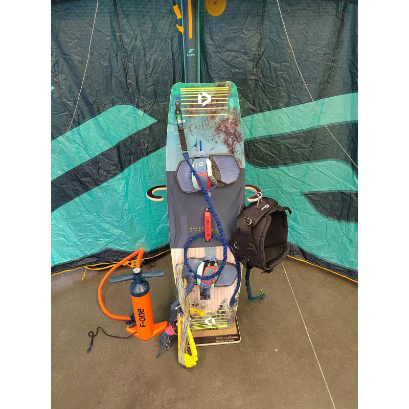 Pack Kitesurf Occasion Bandit XIII 11m² + Barre Linx + Harnais Culotte + Pads Vario + Planche Select + Pompe (DV LIBERO ROMANE) 4 Pack Kitesurf Occasion Bandit XIII 11m² + Barre Linx + Harnais Culotte + Pads Vario + Planche Select + Pompe (DV LIBERO ROMANE) – Image 2