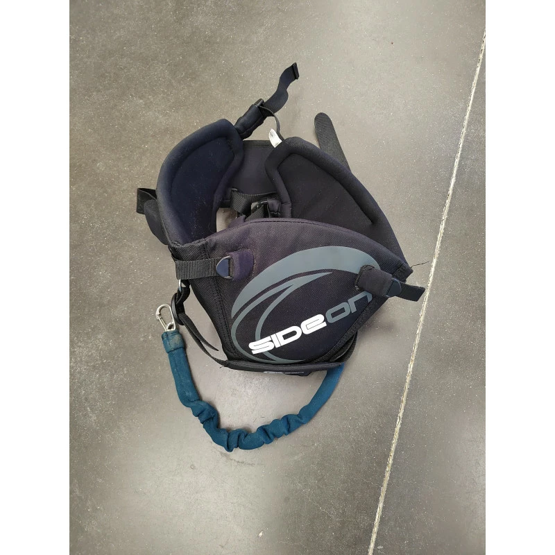 Pack Kitesurf Occasion Bandit XIII 11m² + Barre Linx + Harnais Culotte + Pads Vario + Planche Select + Pompe (DV LIBERO ROMANE) 6 Pack Kitesurf Occasion Bandit XIII 11m² + Barre Linx + Harnais Culotte + Pads Vario + Planche Select + Pompe (DV LIBERO ROMANE) – Image 4