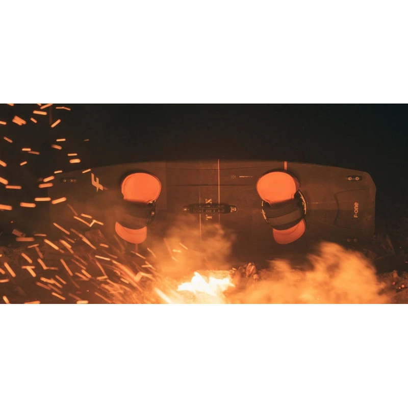 Planche F.one Trax Hrd Carbone 2023 Nue 5 Planche F.one Trax Hrd Carbone 2023 Nue – Image 3